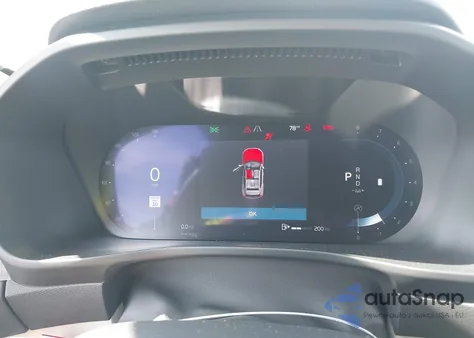 2025 Volvo Xc40 B5 Plus Dark Theme z USA, uszkodzony, nr VIN YV4L12UC2S2476880